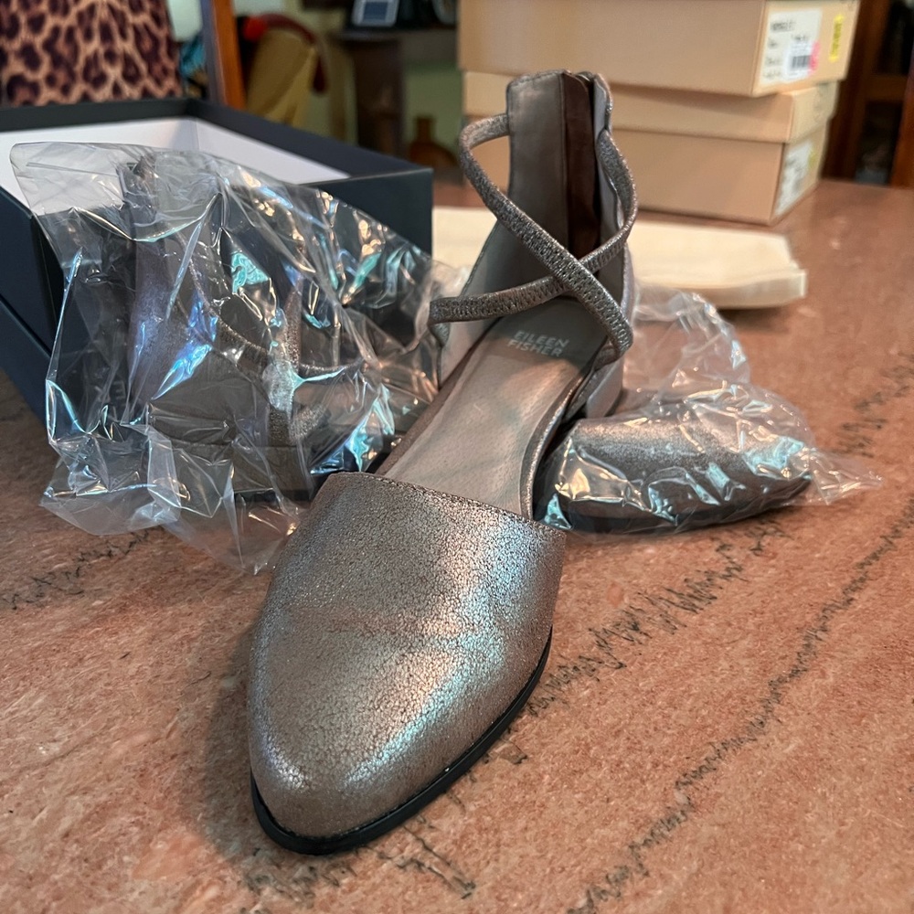 Eileen Fisher Metallica suede flats 8-1/2M